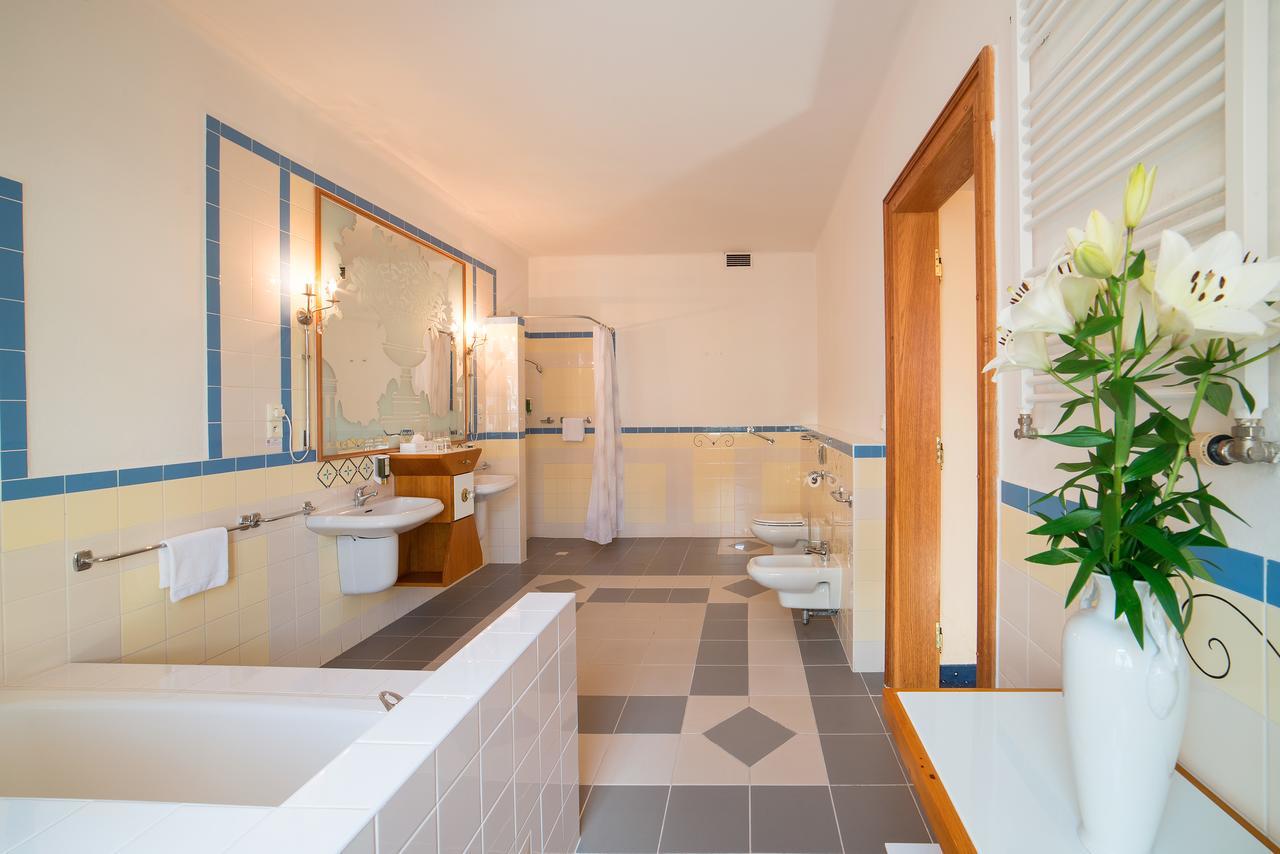 Hotel Three Lilies Inkl Aquaforum Frantiskovy Lazne Exterior photo
